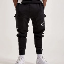 MENS NIKE AIR FLEECE CARGO PANTS - LARGE - BLACK 