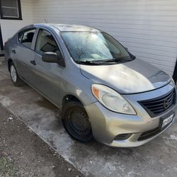 2013 Nissan Versa 