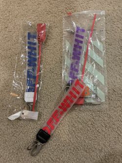 OFF WHITE KEYCHAINS