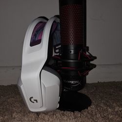 Logitech G733 Lightspeed Wireless Headset + HyperX Quadcast Microphone 