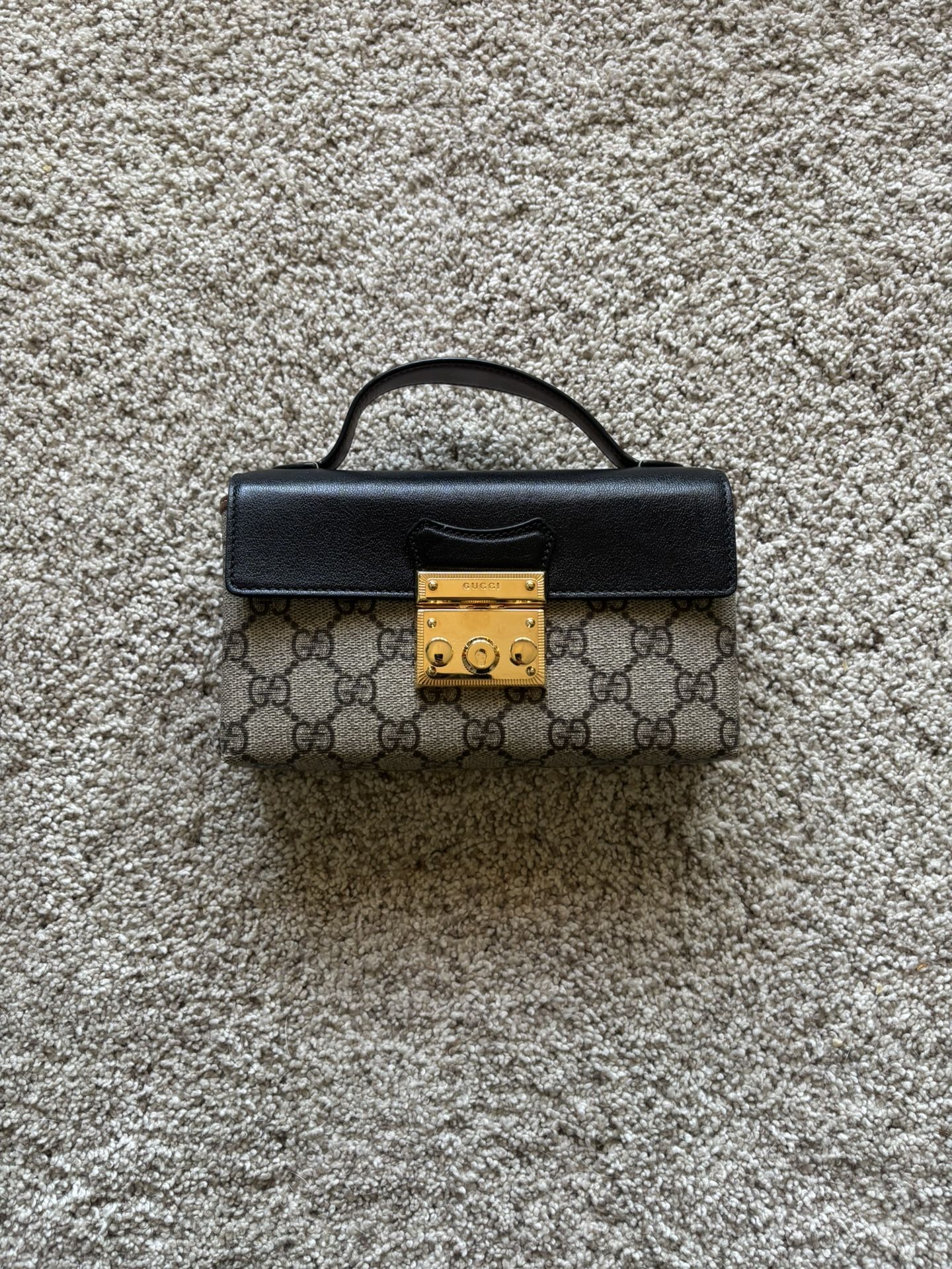 Gucci Shoulder Bag – Like New w/ Box & Dust Bag
