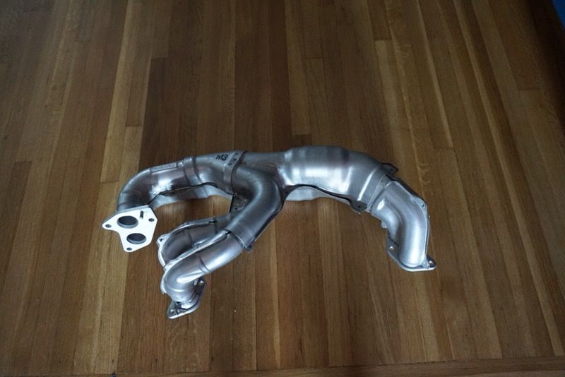 Subaru WRX STI twin scroll header