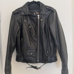 Harley Davidson new condition vintage Black Leather Biker Jacket. Womens L.