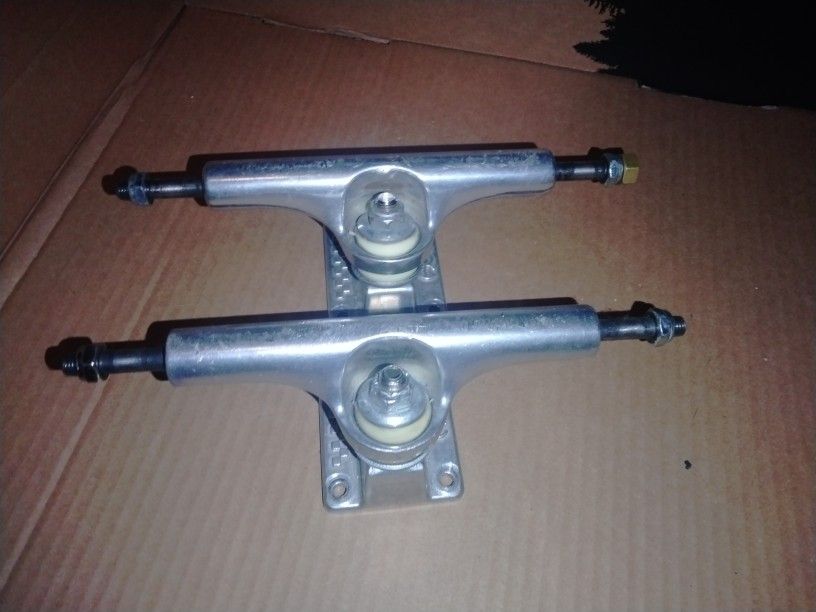 Size 8.25 Ace Trucks