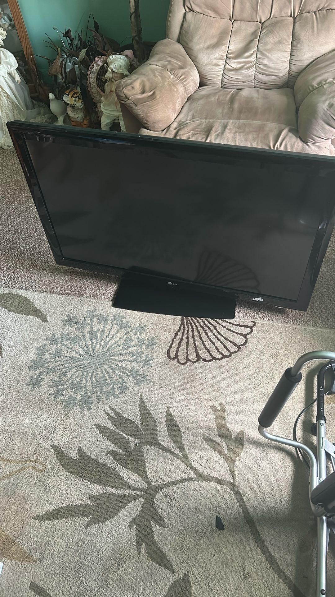 Lg flat Screen tv. 40 Inch