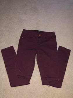 Tilly’s Burgundy Distressed Skinny Jeans Size 5