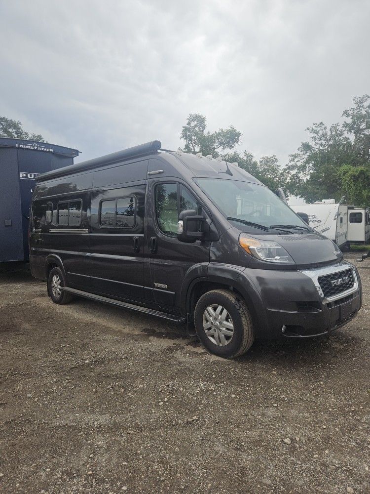 2022 Winnebago Travato 59k