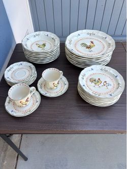 Vintage Mikasa bonjour rooster plates set
