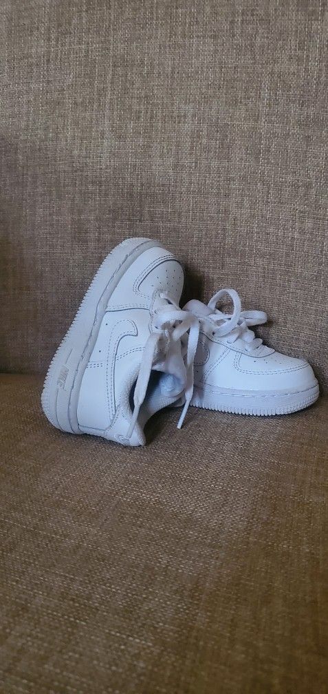 White Air Force One Size 6c Girls accessories