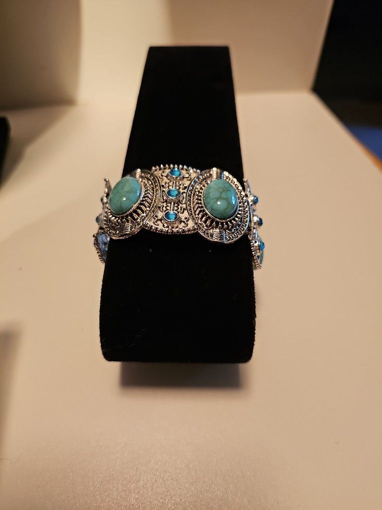 New Silver Turquoise And Aqua Crystal Stoned stretch bracelet