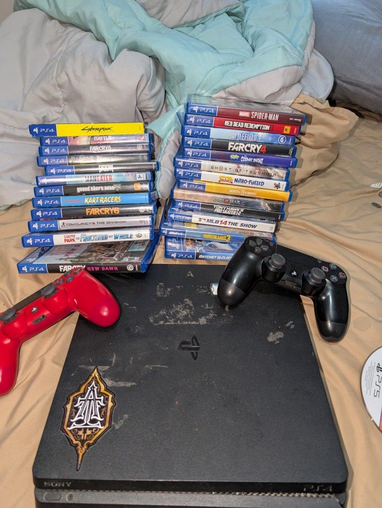 PS4 Slim 
