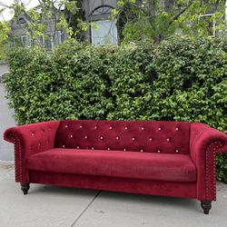 Malchin Sofa