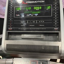 Free Motion Treadmill 