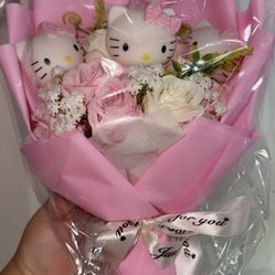 Mini Hello Kitty Dolls Bouquet 🌸