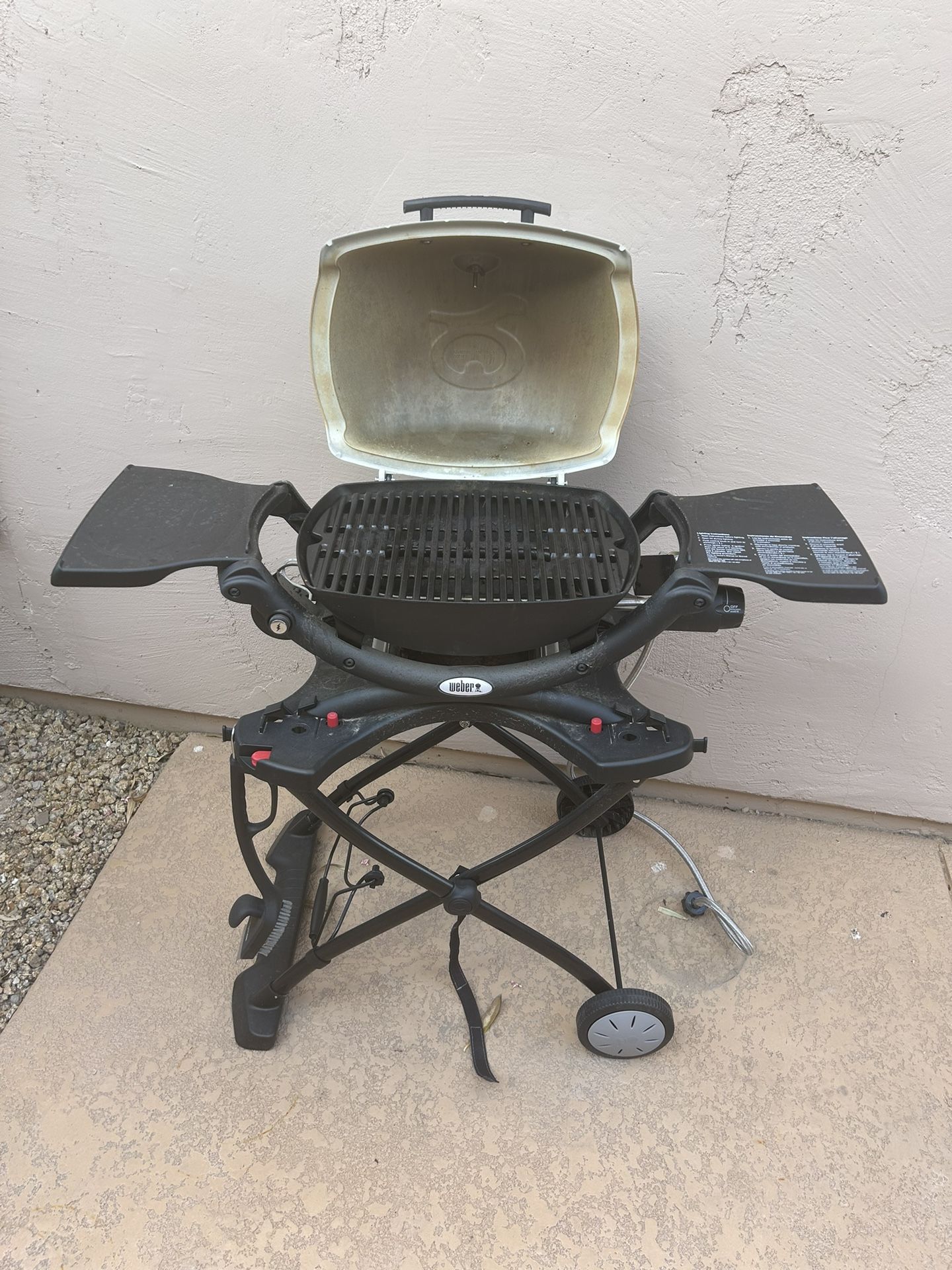 WEBER Q1200 GRILL