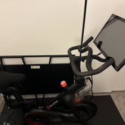 Peloton Bike (2022)