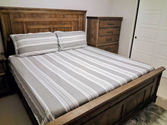 Bedroom set