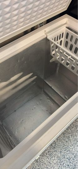 Chest freezer 6 cu ft