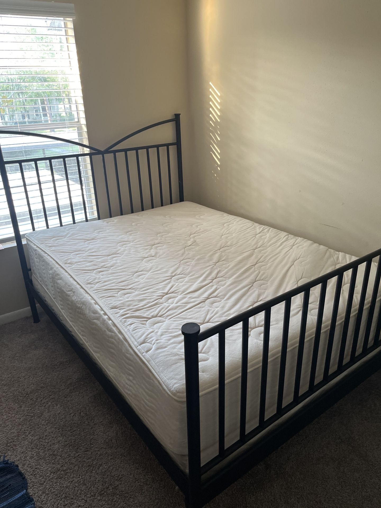Full Size Metal Black Bed Frame w/ Mattress