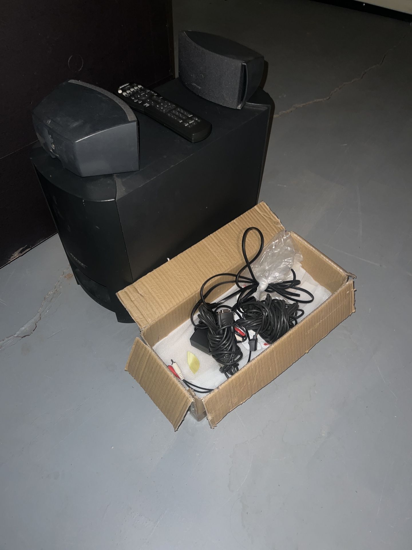 BOSE CineMate Digital Home Theater Speaker System Complete