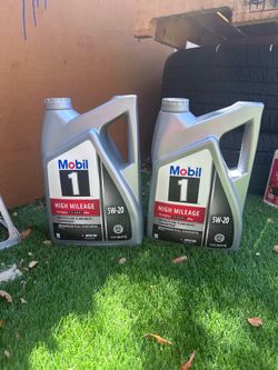 5W-20 Mobil engine oil