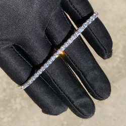 VS1 Lab Diamond 7.02 Carat 14K Yellow Gold 7.5” Tennis Bracelet