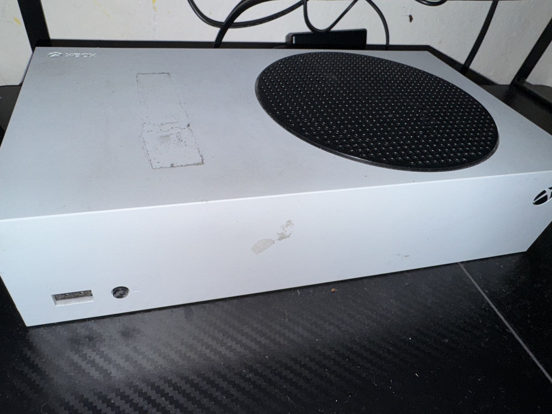 Xbox S With 2 Controllers And Rechargeable Batteries Set