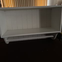 Wooden Wall Shelf w/Towel Bar