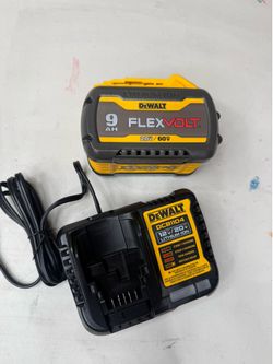 Dewalt 20V/60V MAX FLEXVOLT Lithium-Ion 9.0Ah Battery and Charger