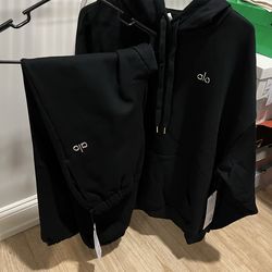 Alo Alcolade Sweatsuit