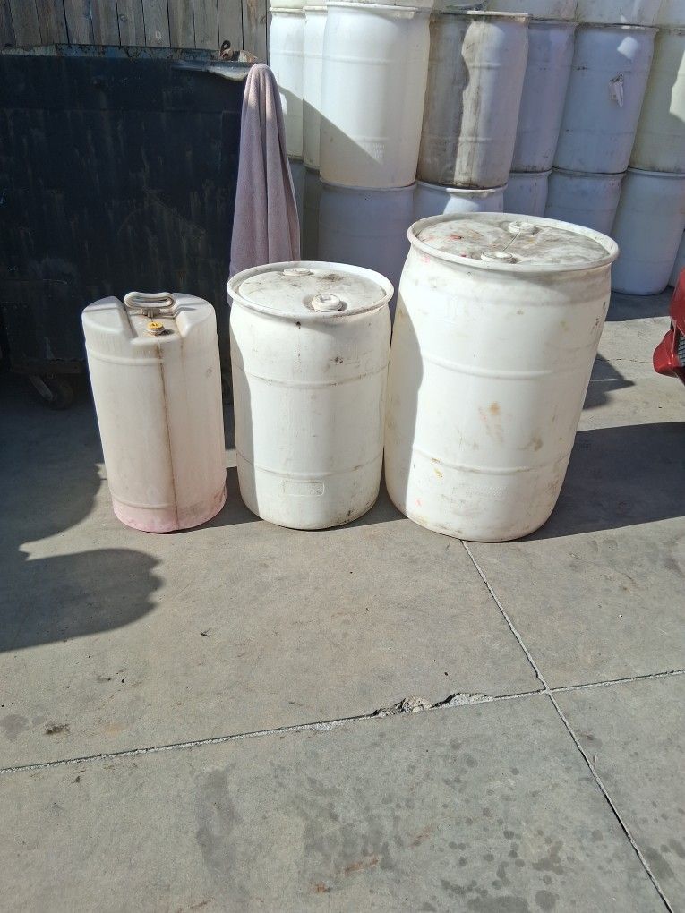 Barrels 15 & 30 & 55 Gallon Natural Plastic Barrel Water Storage Gray Water Waste Motor Oils Liquids Tents Recycling Gas Containers Diesel Fuel Can