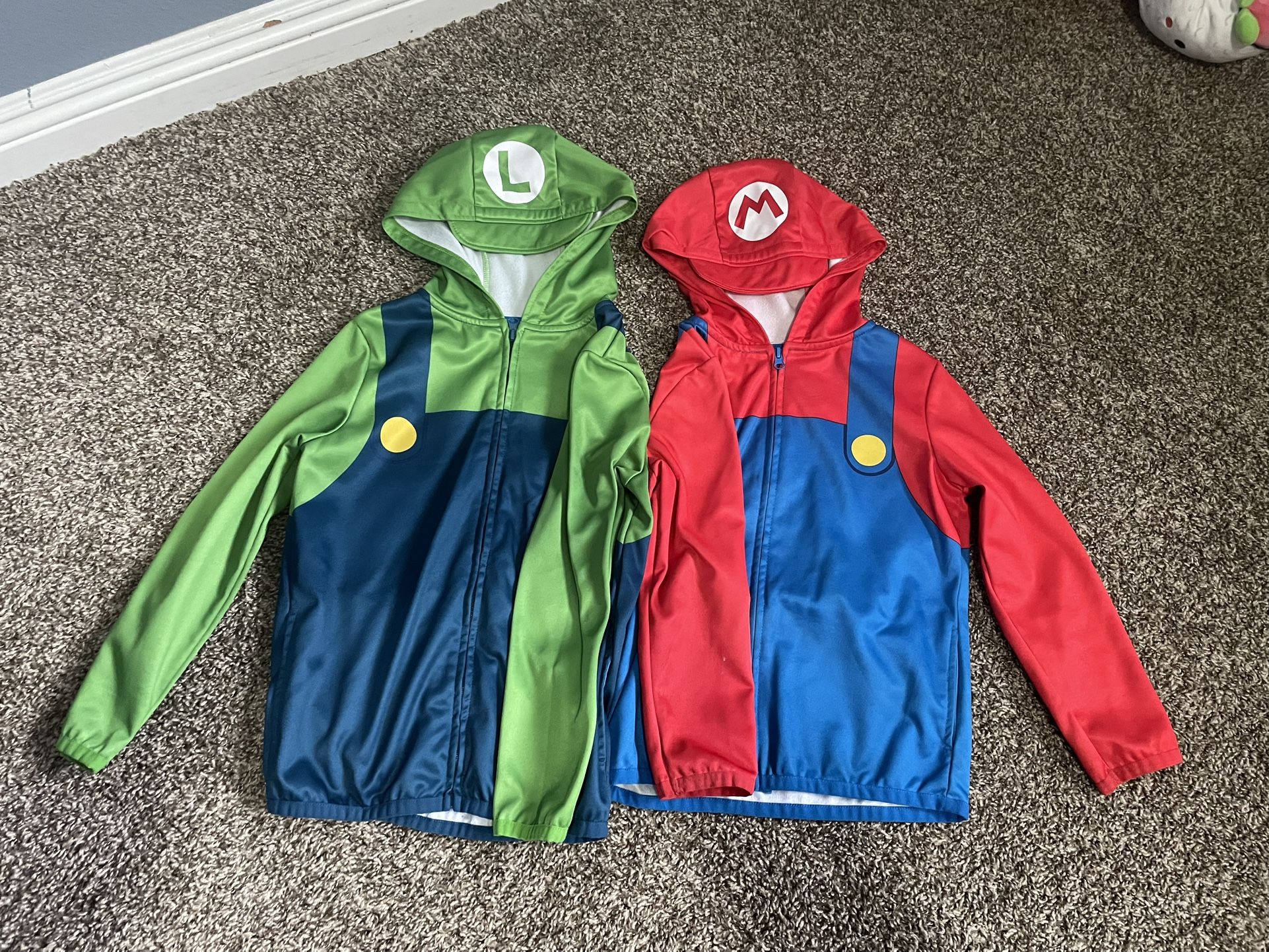 Mario And Luigi Sweater Size 6 Boys