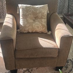 Arm Chair - Pick up today or tomorrow 