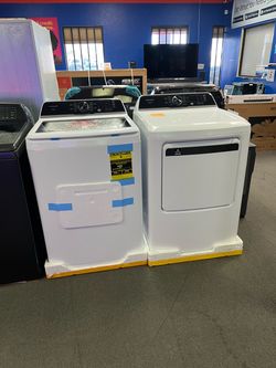 Frigidaire white and black washer and dryer