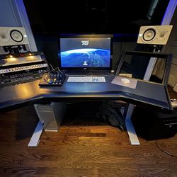Recording studio (Desk)