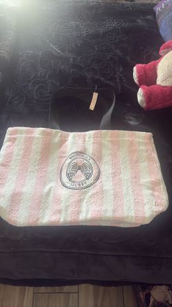 New with tags Victoria’s Secret bag