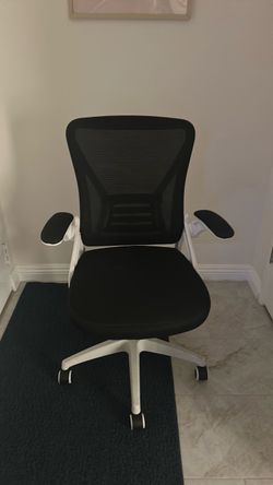Solid Desk Chair