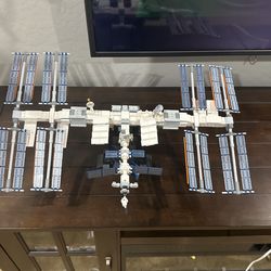 Lego ISS (pre built)