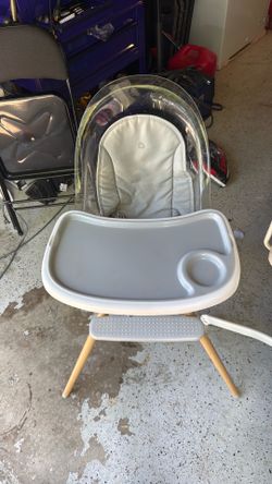 Baby feeding chair