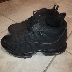 RARE Nike Airmax SNEAKERBOOT SIZE 9.5 VNDS