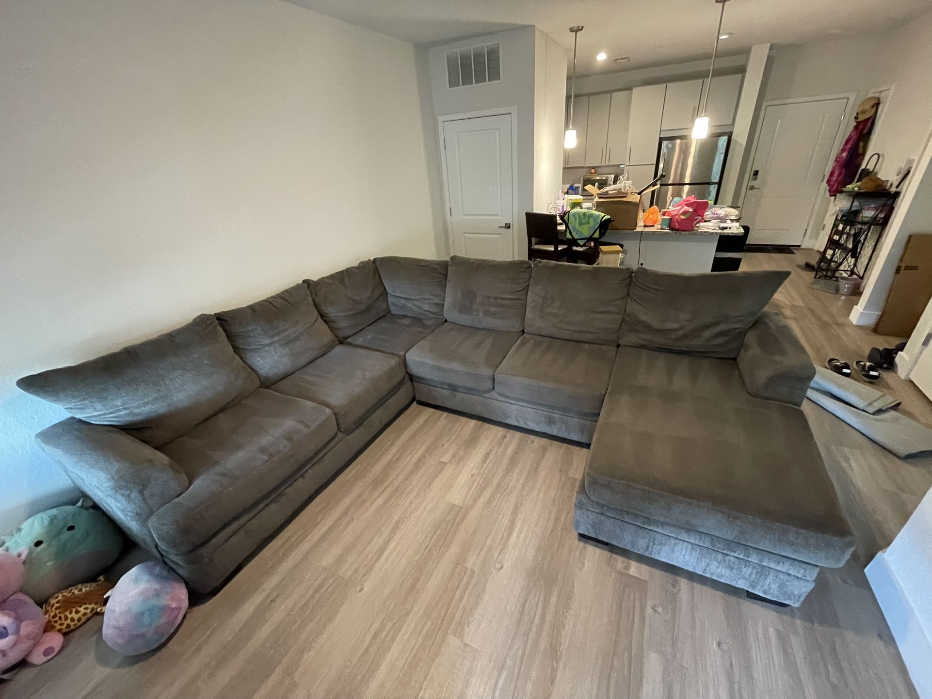 6 Seat, 3 Piece Sectional with Chaise