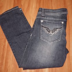 Women’s Dark Wash Capris Jeans 