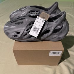 Yeezy Foam Runner MX Granite