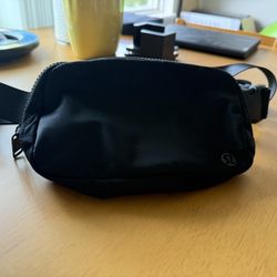 Lululemon Belt Bag 