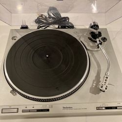 Record Player-Technics SL-D202 Direct Drive 