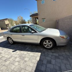 Ford Taurus Silver 4-Door Sedan