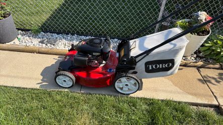 TORO RECYCLER 22” SELF PROPELLED LAWN MOWER