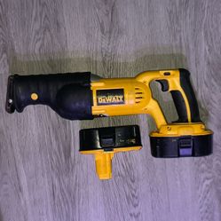 DEWALT DC385 18V Cordless Variable Speed Reciprocating Saw (Type 2)