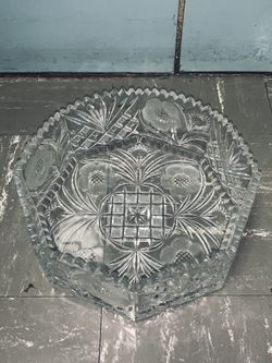 Large Heavy Crystal Glass Laser Etched Flower Garden Fruit Bowl Table Basket 5 lbs Dinner Guests Fancy