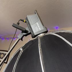 Amaran 100d Light And Stand